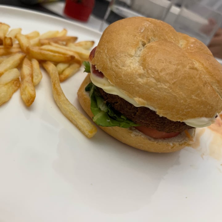 photo of Vemondo 2 Burger vegetali shared by @silia on  22 Sep 2022 - review