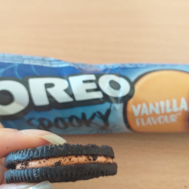 review photo of Mondelēz International Oreo Spooky Vanilla Flavour shared by @chantelv on 04 Oct 2021 - review