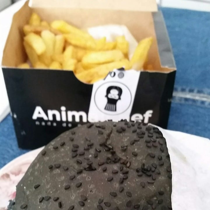 photo of Animal Chef Dark Burguer shared by @michelleciascavegan on  13 Jul 2021 - review