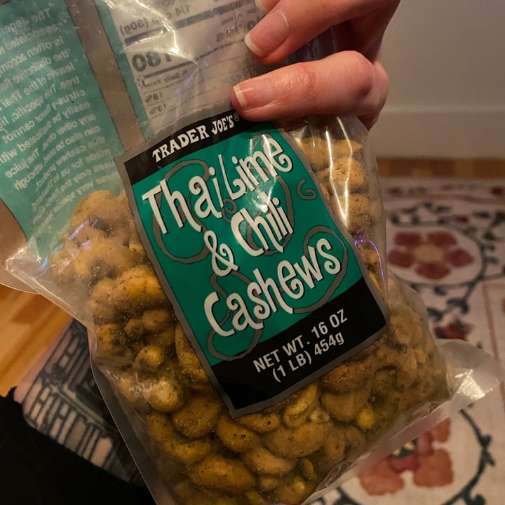 photo of Trader Joe's Thai lime & chili cashews shared by @falondarville on  27 Mar 2021 - review