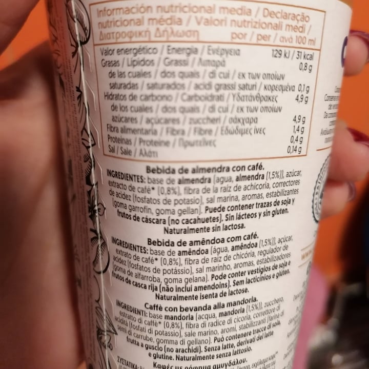 photo of Alpro vegetal baristas caffé (Almond) shared by @ilariazag on  27 Sep 2022 - review