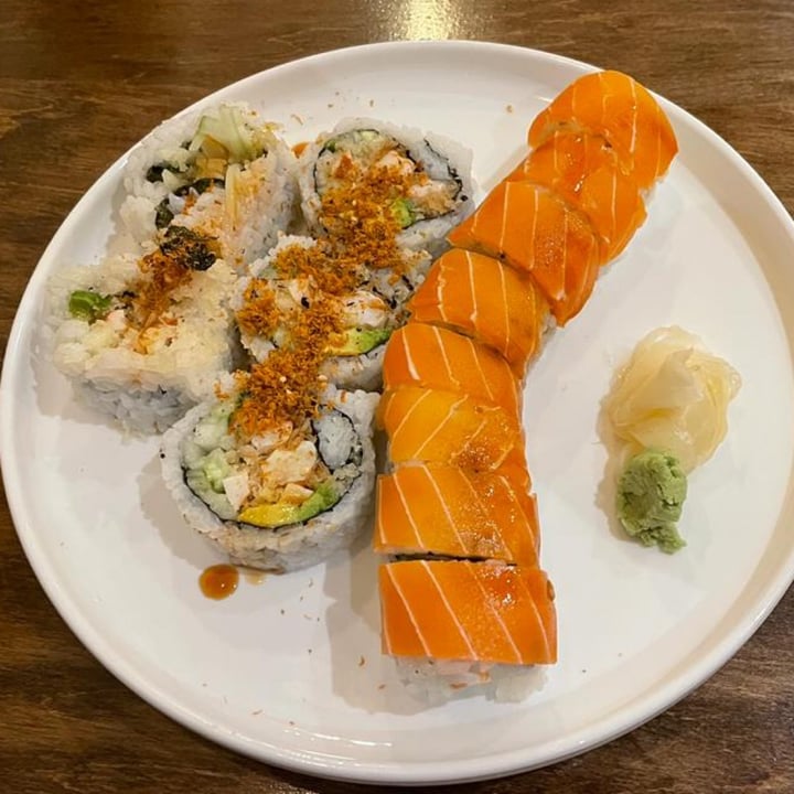photo of Tenon Vegan Sushi Red dragon roll shared by @luana92 on  08 Jun 2022 - review