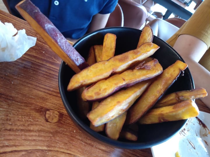 photo of nomVnom Bistro Sweet potato fries shared by @veganspicegirl on  23 Feb 2020 - review