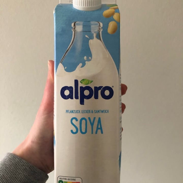 photo of Alpro Fresh soy milk shared by @franciiotto on  04 Apr 2022 - review