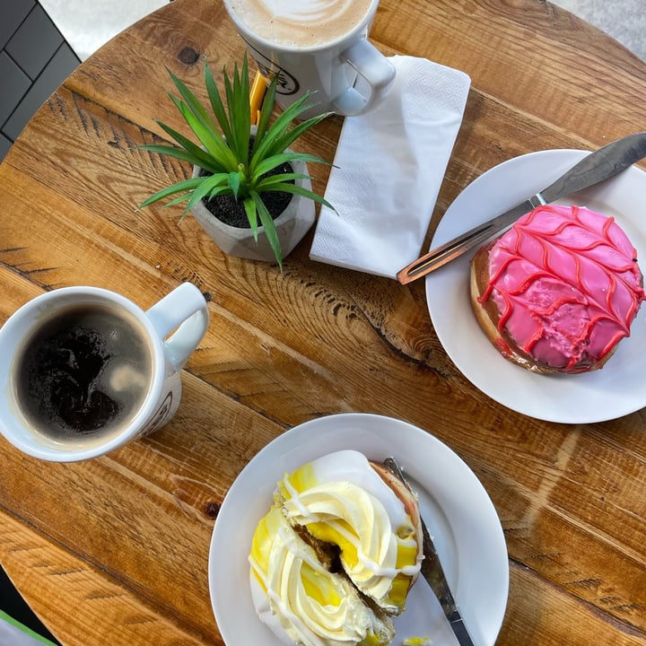 review photo of Coffee Boy Do-boy vegan doughtnuts shared by @nobloodnotears on 19 May 2022 - review