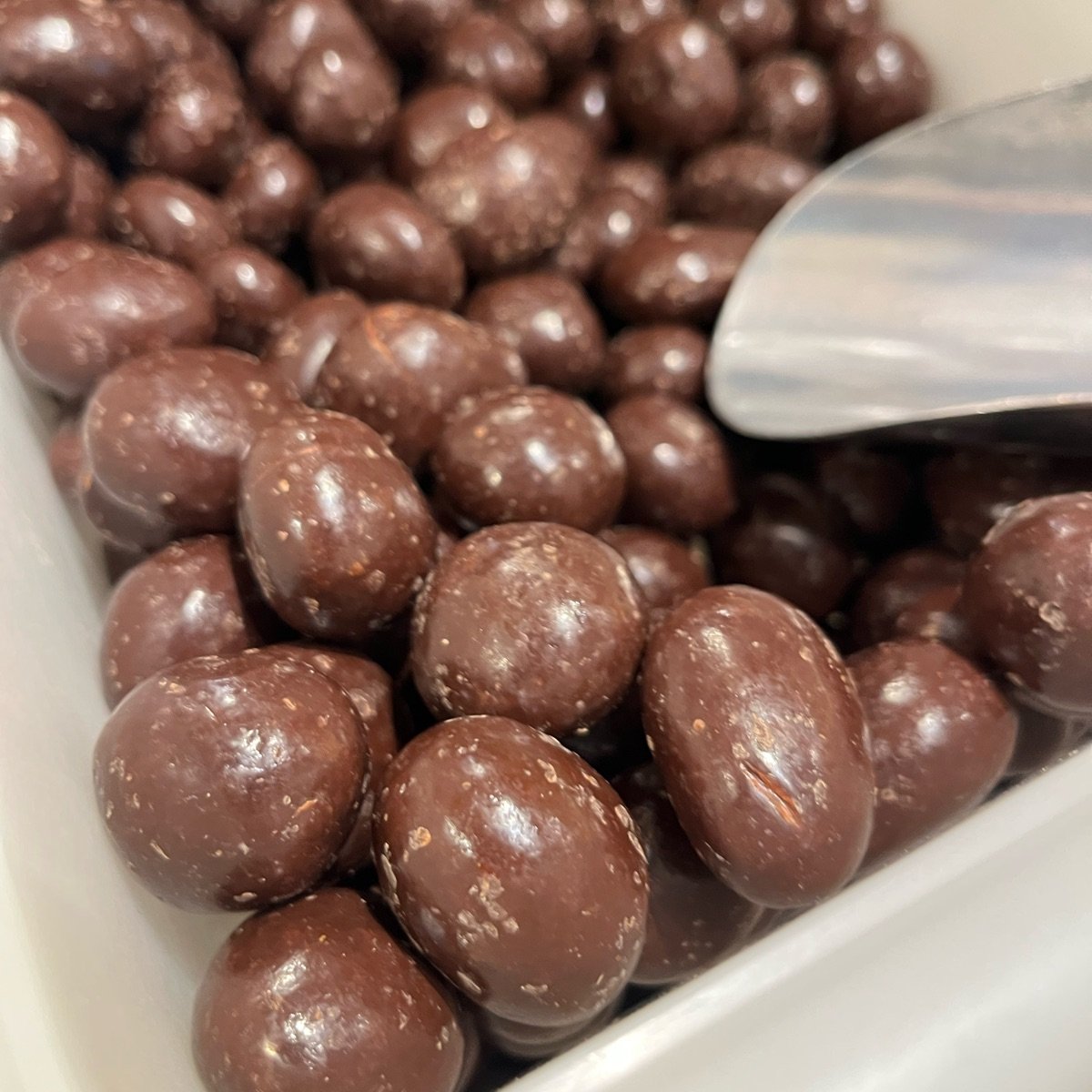 strawberries Dark Chocolate from Scoop Wholefoods - Vegan Product ...