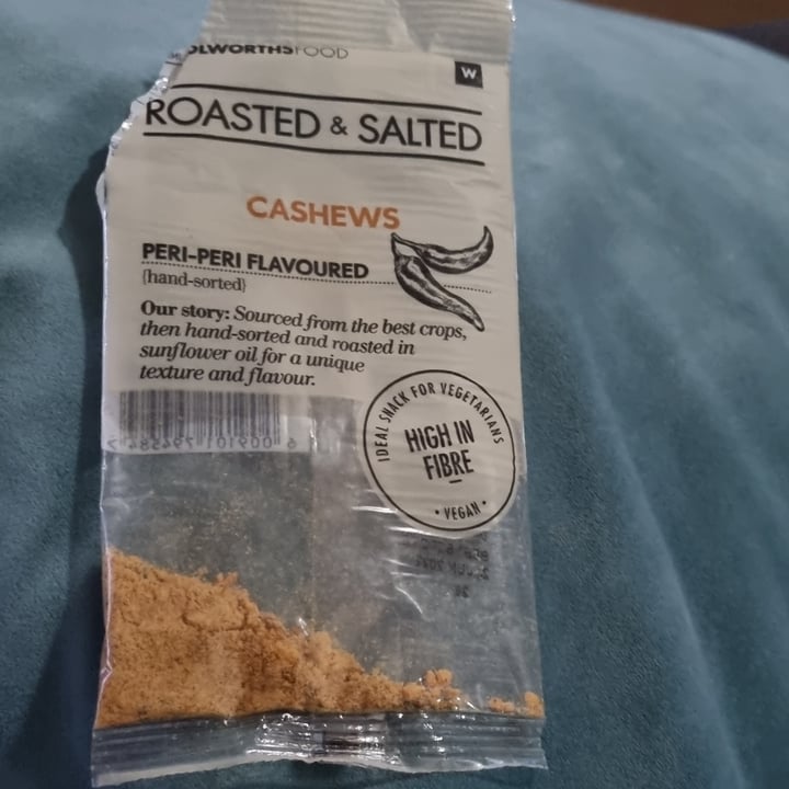 photo of Woolworths Food Cashews: Peri-peri Flavored shared by @sunshineyum on  08 Jan 2022 - review