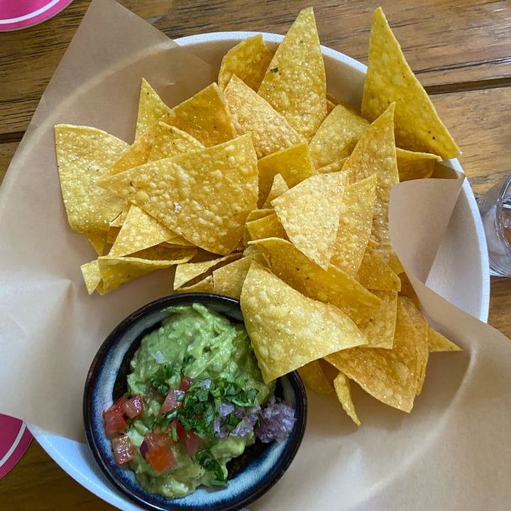 photo of Chimichanga Holland Village Guac & Chips shared by @qiiaannn on  19 Dec 2021 - review