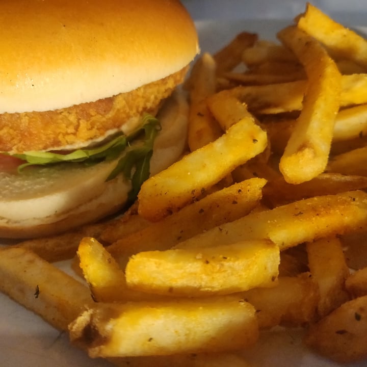 photo of Turtle Bay Cardiff Vegan Motherclucker shared by @frommetofu on  21 Jul 2020 - review