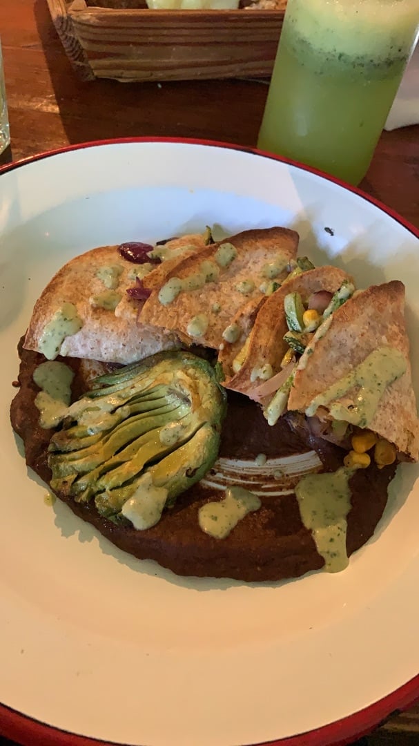 photo of Hierbabuena Quesadillas de Tofu y vegetales shared by @soficrevari on  08 Jan 2020 - review