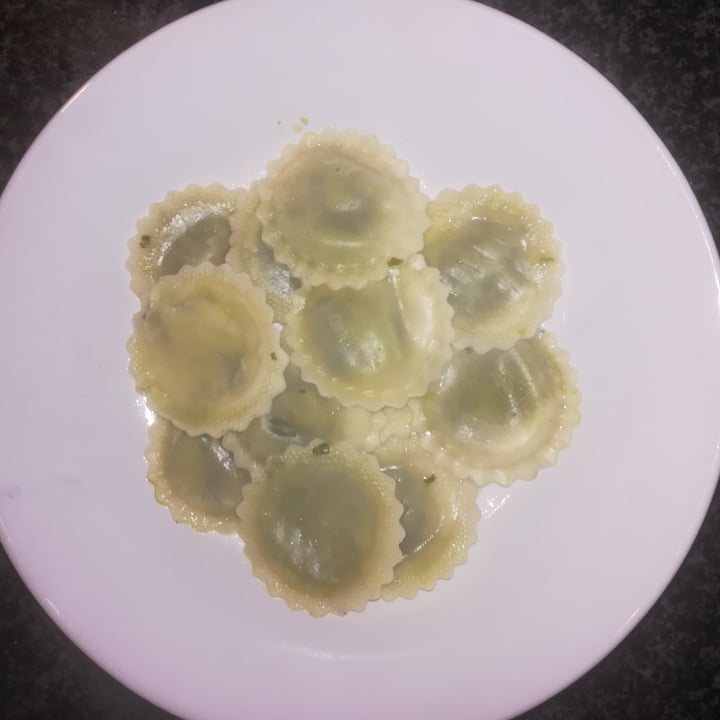 photo of Woolworths Food Spinach & Humus Vegan Ravioli shared by @lauren741 on  17 Aug 2022 - review