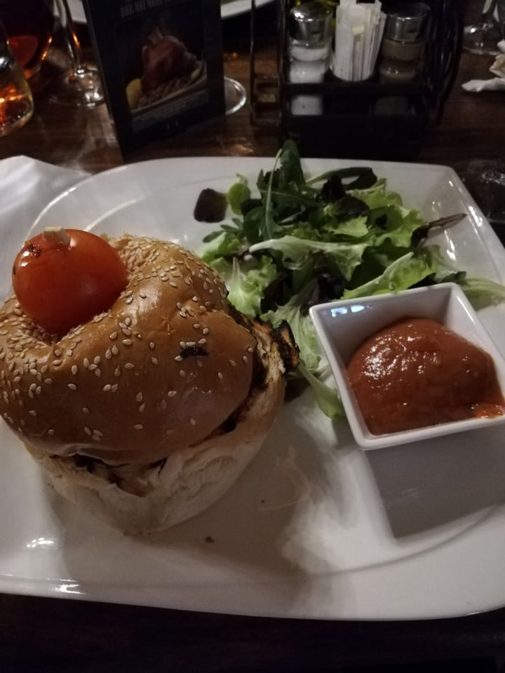 review photo of Caru' cu Bere Burger vegan shared by @tamara on 09 May 2019 - review