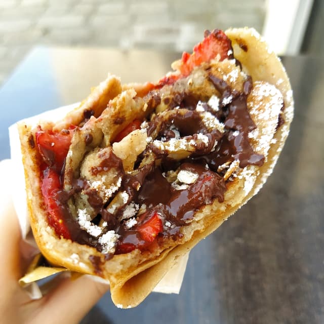 菜肴“Crepe Cioccolato E Fragole”的照片