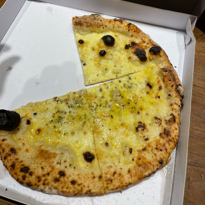 photo of Pizza Youth Pizza de Alho shared by @rurosrmb on  09 Jan 2022 - review