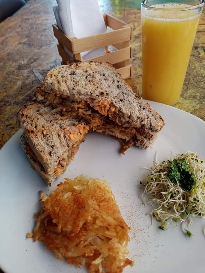 photo of Café Jardín Laureles Sandwich De Setas Sazonadas Con Crema De Cacahuate Y Chipotle shared by @carmenfdz on  22 Dec 2019 - review