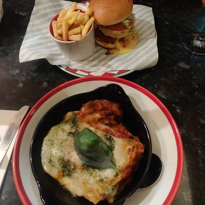 photo of Frankie & Benny's Mediterranean lasagna shared by @frommetofu on  06 Jul 2020 - review