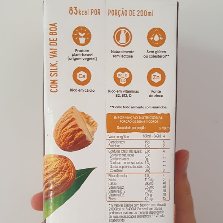 photo of Silk Almond cashew chocolate milk shared by @isabelcb on  24 Sep 2021 - review