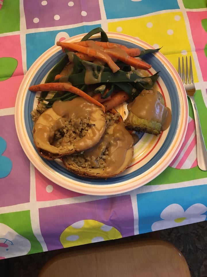 photo of Tofurky Plant Based Holiday Feast shared by @rockinryland23 on  13 Apr 2020 - review
