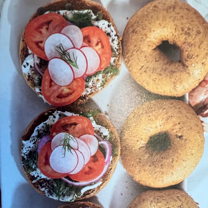 review photo of Purple Carrot Caper Dill Bagels shared by @archiethepig on 29 May 2022 - review