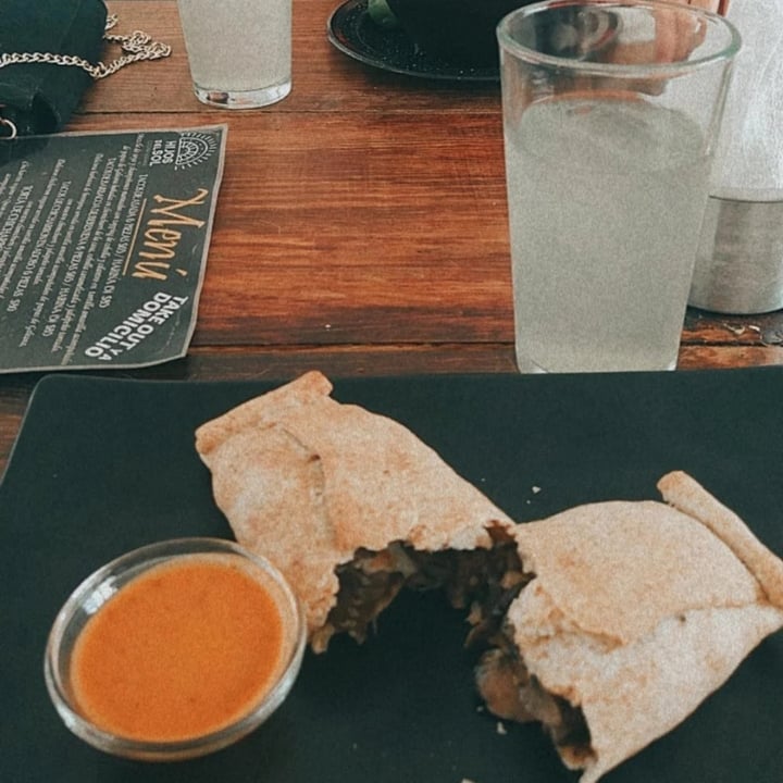 review photo of Hijos del Sol (Delivery y Pick-up) Empanada De Champiñones shared by @losperrosdesandy on 16 Aug 2021 - review