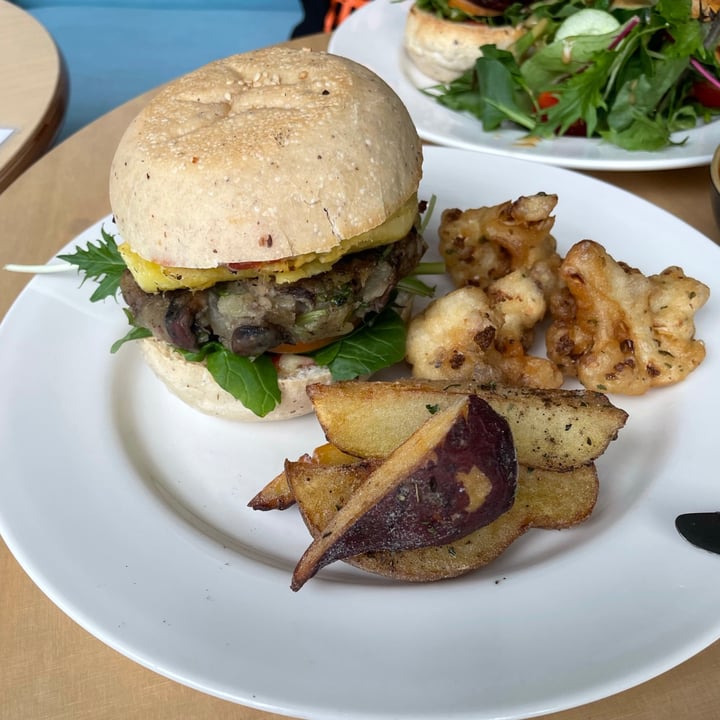 photo of Real Food Barley Mushroom Burger shared by @opheeeliaaa on  12 May 2021 - review