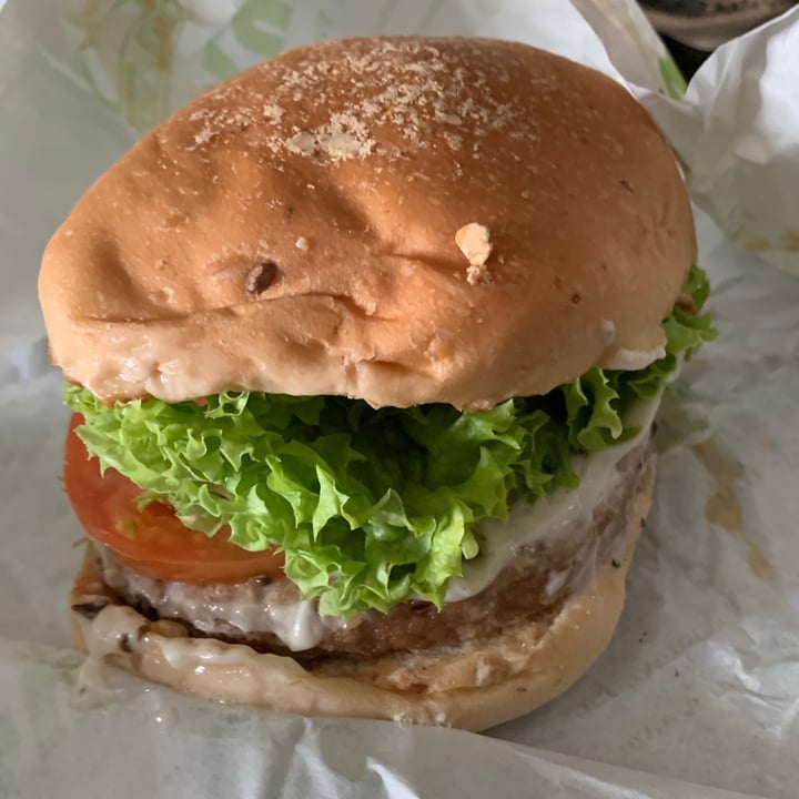 review photo of nomVnom Bistro King Mushroom Head Burger shared by @d7000 on 06 Feb 2021 - review