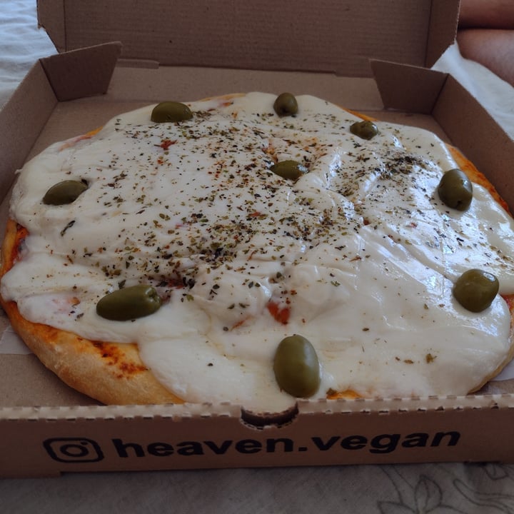 photo of Heaven Vegan Palermo Pizza Muzzarella shared by @delfimartinezx on  11 Jan 2022 - review