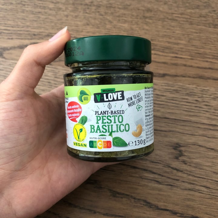 photo of Migros V-Love Pesto Genovese shared by @martinadibernardo on  12 Jun 2022 - review