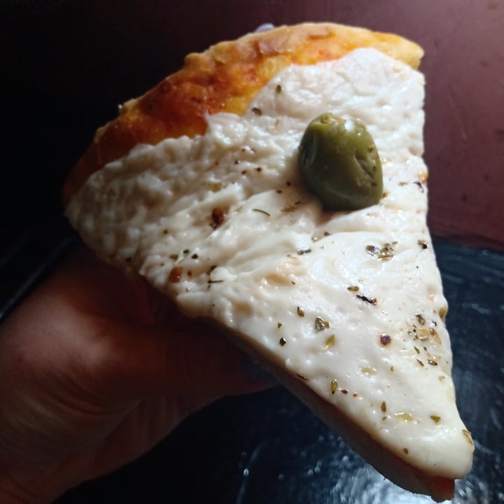 photo of Heaven (Delivery and Take-away) Pizza De Muzza De Almendras shared by @julietaaz on  18 Aug 2022 - review