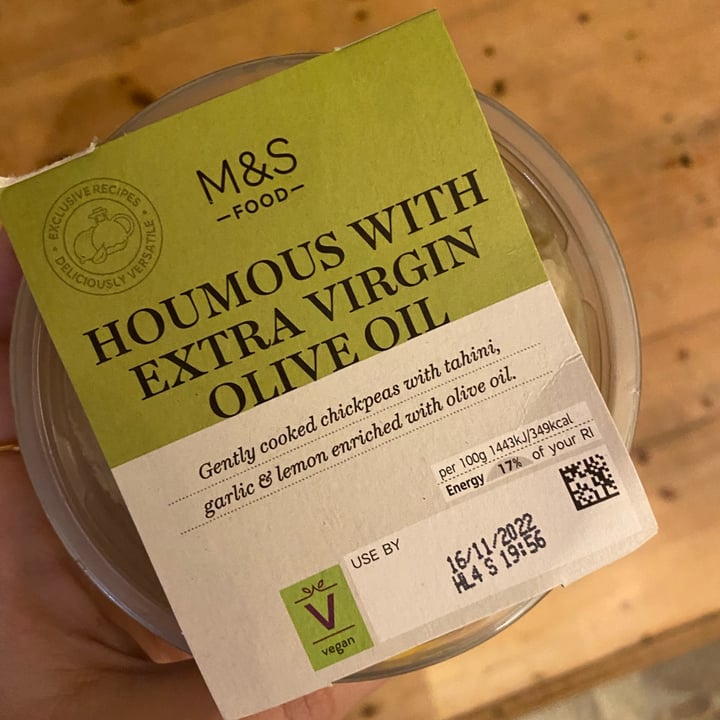 photo of Marks & Spencer Food (M&S) Houmous With Extra Virgin Olive Oil shared by @clarewoods on  13 Nov 2022 - review