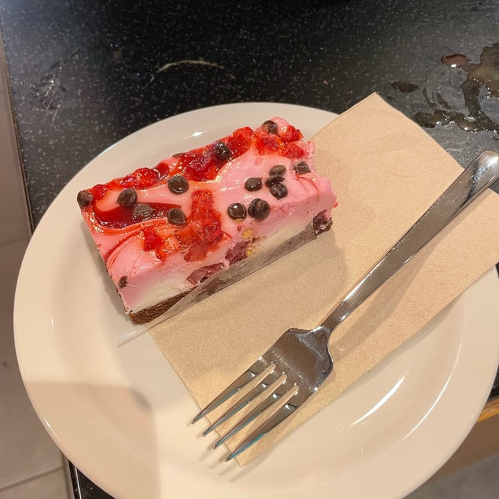 photo of Starbucks strawberry chocolate stack shared by @nicolettab on  24 Jun 2022 - review