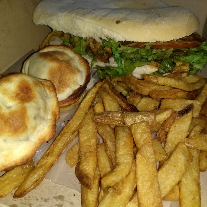 photo of SHIPIBO Bistro Amazonico Sandwich de no pollo shared by @barbaraverburg on  20 Feb 2021 - review