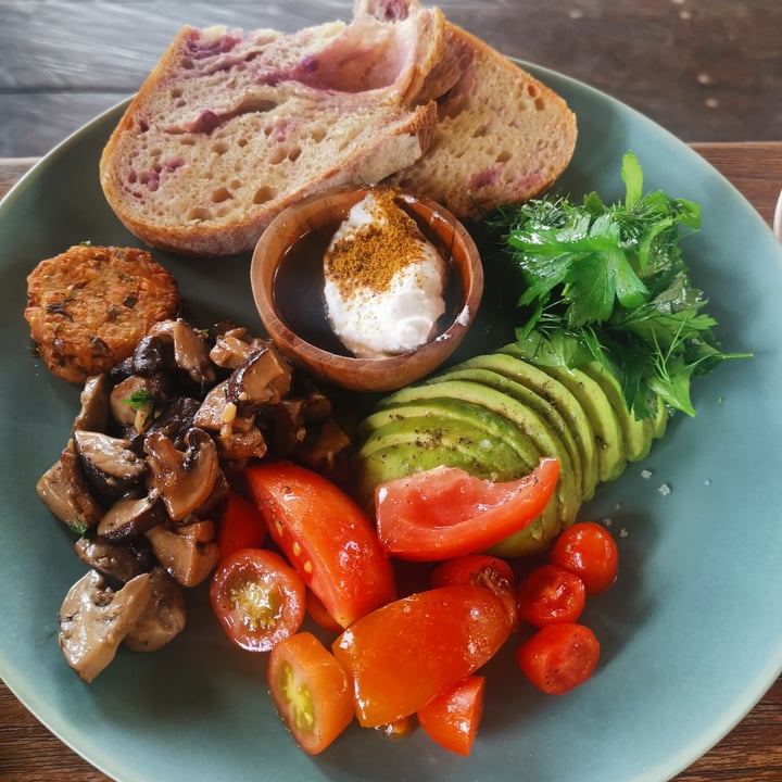 review photo of Little Ripper Bali big vegan breakfast shared by @angelajelita on 09 Oct 2022 - review