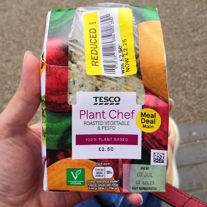 review photo of Tesco Plant Chef Roasted vegetable and pesto wrap shared by @ilariag on 02 Jul 2022 - review