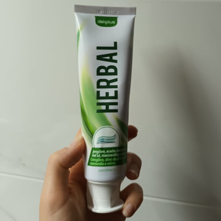 photo of Deliplus Pasta de dientes herbal shared by @crissssss on  07 Sep 2022 - review