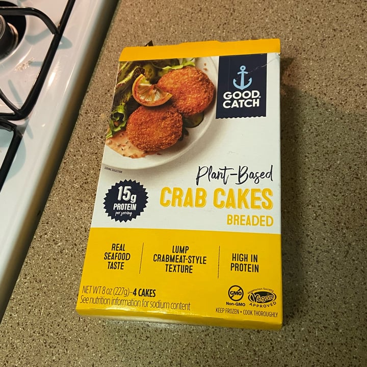 review photo of Good Catch Plant-Based Crab Cakes Breaded shared by @jacquevegan on 15 May 2022 - review