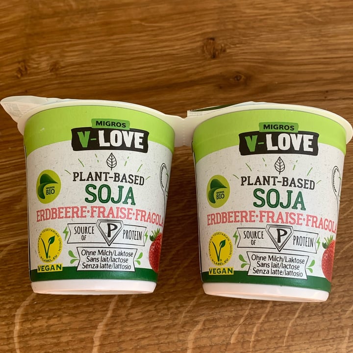 photo of Migros V-Love Plant-based Soja Fragola shared by @natalie1969 on  18 Oct 2021 - review