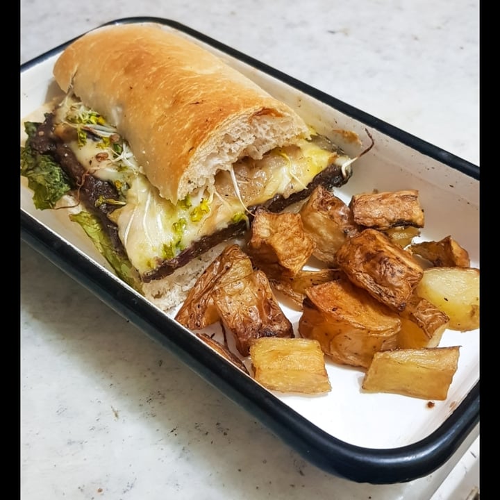 photo of Estilo Veggie Lomito Gourmet shared by @luciamilici1 on  24 May 2021 - review