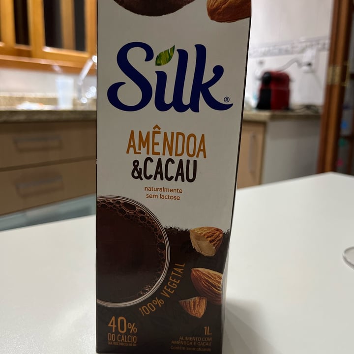 photo of Silk Alimento vegetal de amêndoa e cacau shared by @febotechia on  07 Aug 2022 - review