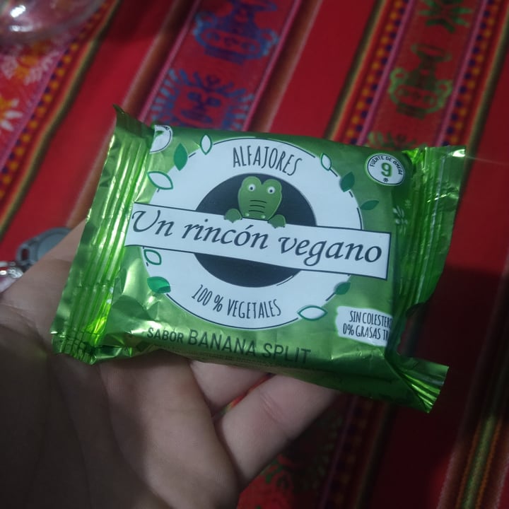 photo of Un Rincón Vegano Alfajor Banana Split shared by @pablonico on  13 Oct 2021 - review