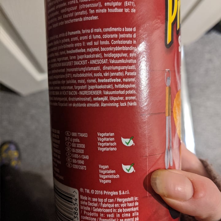 photo of Pringles Smoky Bacon Flavour shared by @vegans0ph3 on  17 Dec 2020 - review