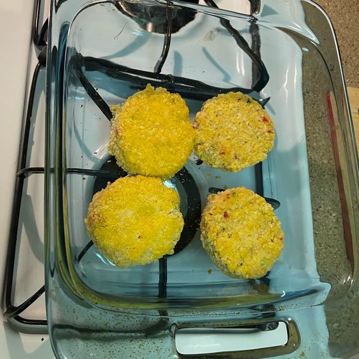 review photo of Good Catch Plant-Based Crab Cakes Breaded shared by @jacquevegan on 15 May 2022 - review
