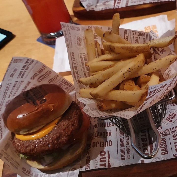 photo of Outback Aussie Plant burger shared by @eloisavet on  12 Aug 2021 - review