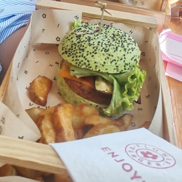 photo of Flower Burger jungle bbq burger shared by @fradora on  21 Jul 2022 - review