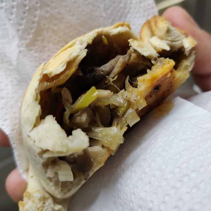 review photo of La Chica Empanadas Artesanais - Pompéia Empanada De Shimeji shared by @rodrigodorado on 22 Apr 2022 - review