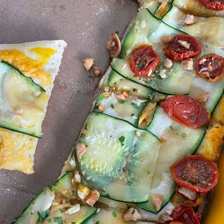 review photo of AMMAZZA! Conde Valbom vegan pizza shared by @manumad on 23 May 2022 - review
