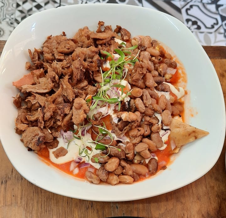 photo of Vegamo MX Chilaquiles Rojos shared by @uvazombie on  07 Apr 2020 - review