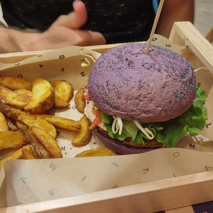 photo of Flower Burger Flower Burger shared by @veguano on  23 Aug 2022 - review