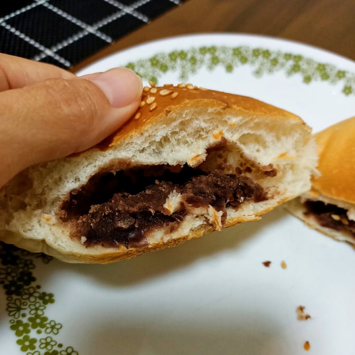 review photo of Almond Bakery (Vegetarian) Vegan Red Bean Bun shared by @yamspotatoes on 30 Jun 2020 - review