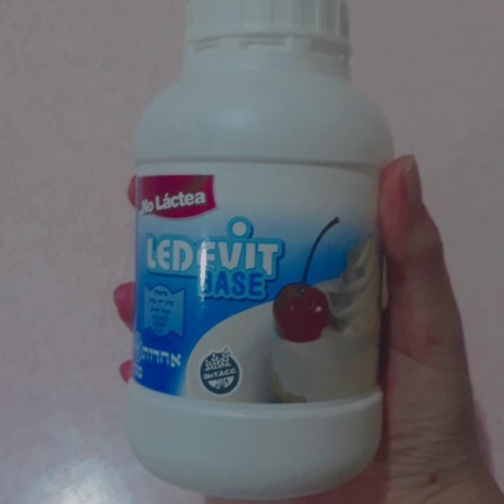 photo of Ledevit Base No Lactea shared by @cintiachacon on  22 May 2020 - review
